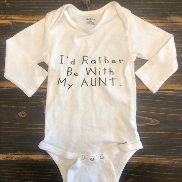 Gerber Infant AUNT Long Sleeve Onesies Set SZ 6-9 Month - Picture 3 of 4